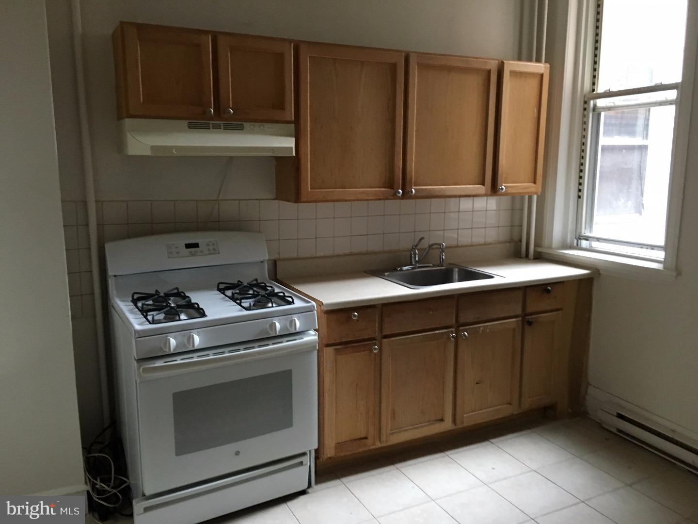 QUEEN VILLAGE - Residential Income