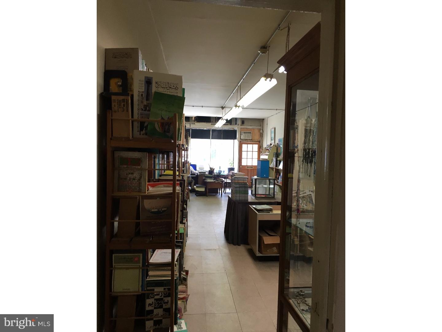 QUEEN VILLAGE - Residential Income