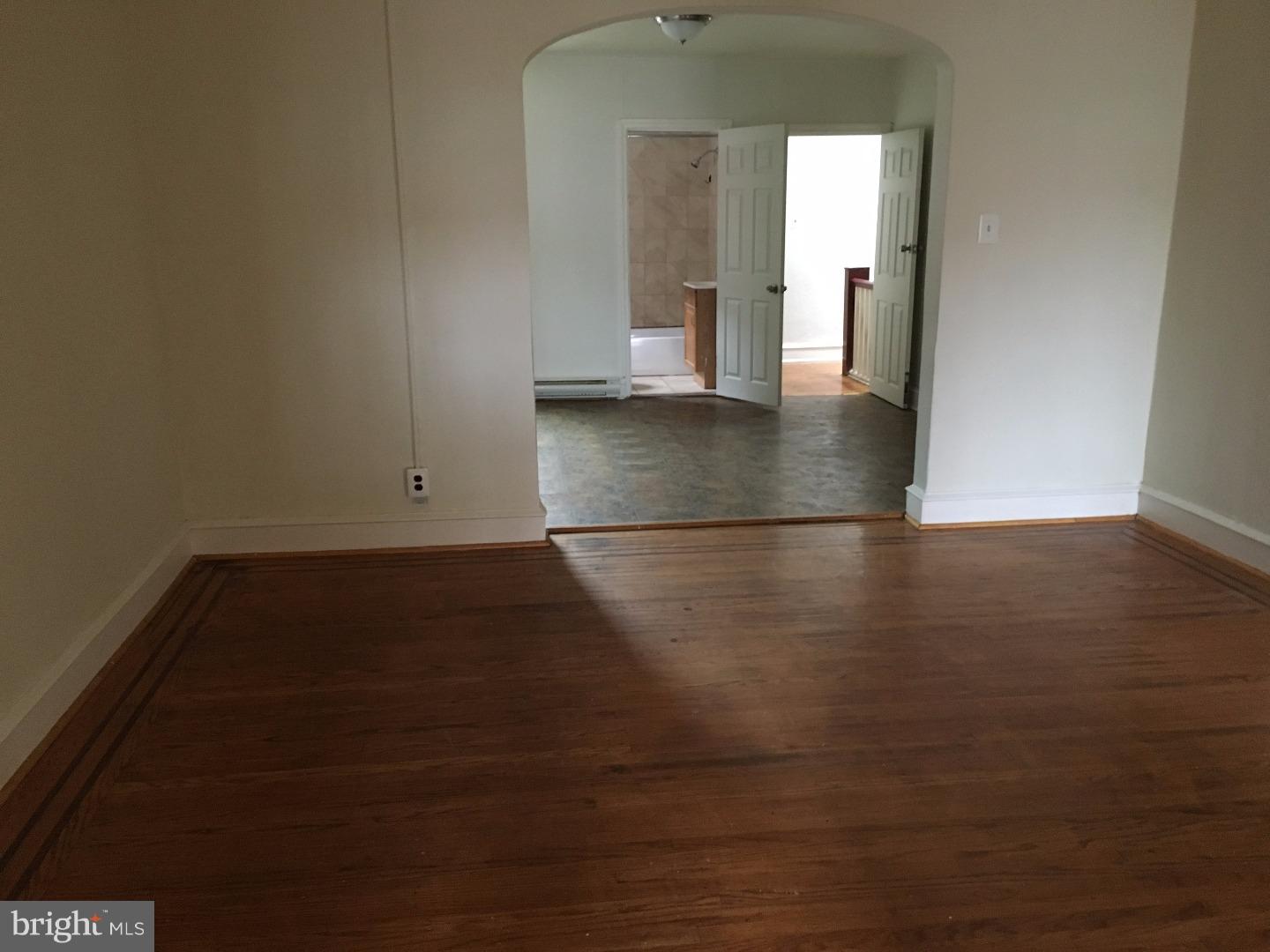 QUEEN VILLAGE - Residential Income