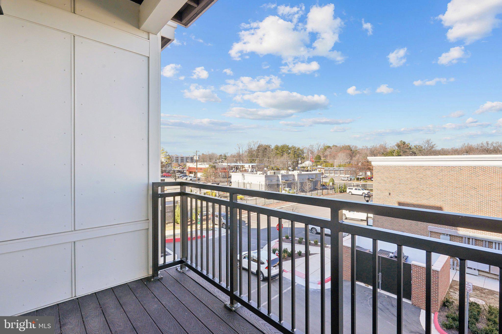 BOULEVARD VI TOWNS - Residential Lease