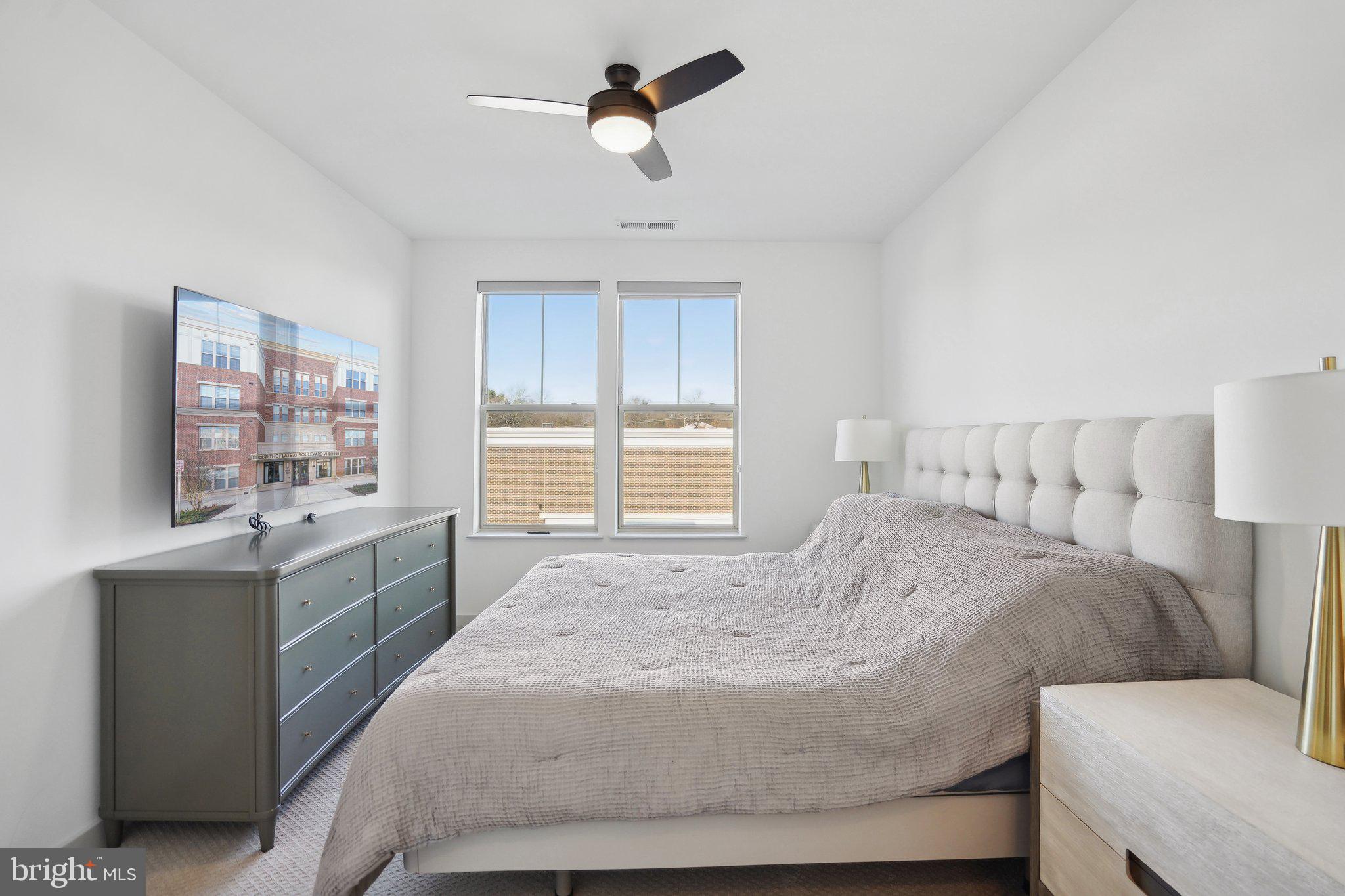 BOULEVARD VI TOWNS - Residential Lease