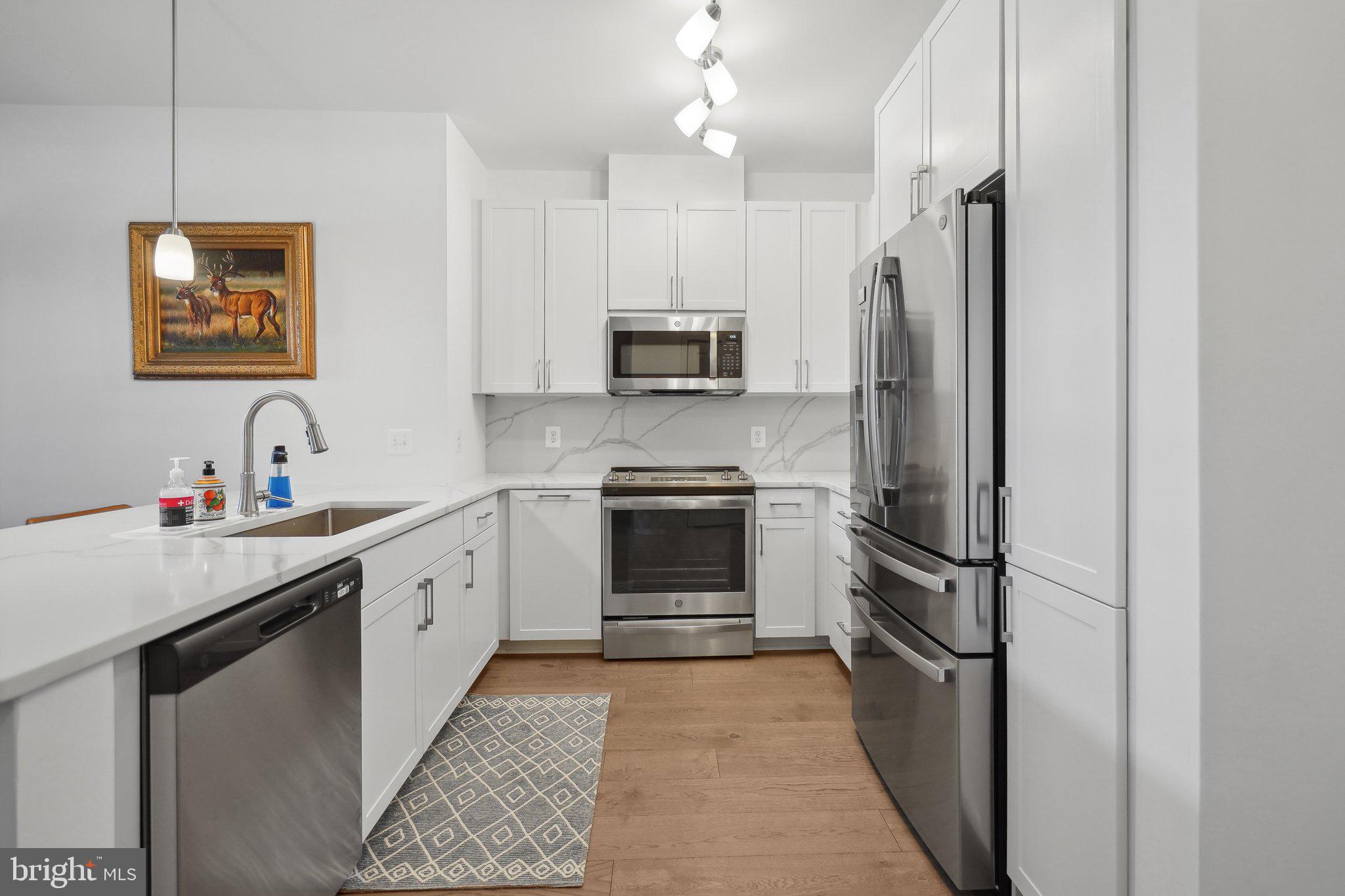 BOULEVARD VI TOWNS - Residential Lease