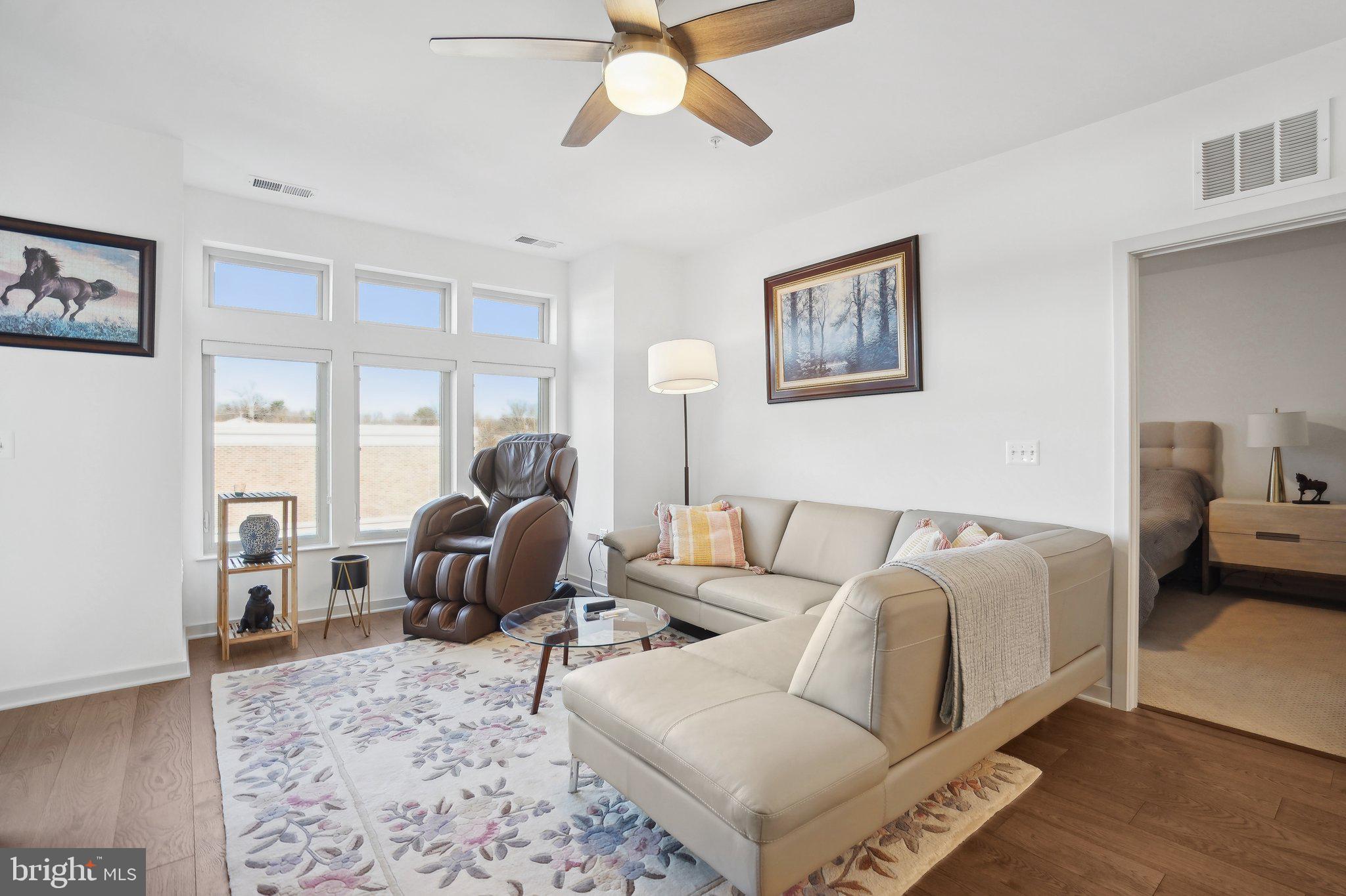 BOULEVARD VI TOWNS - Residential Lease