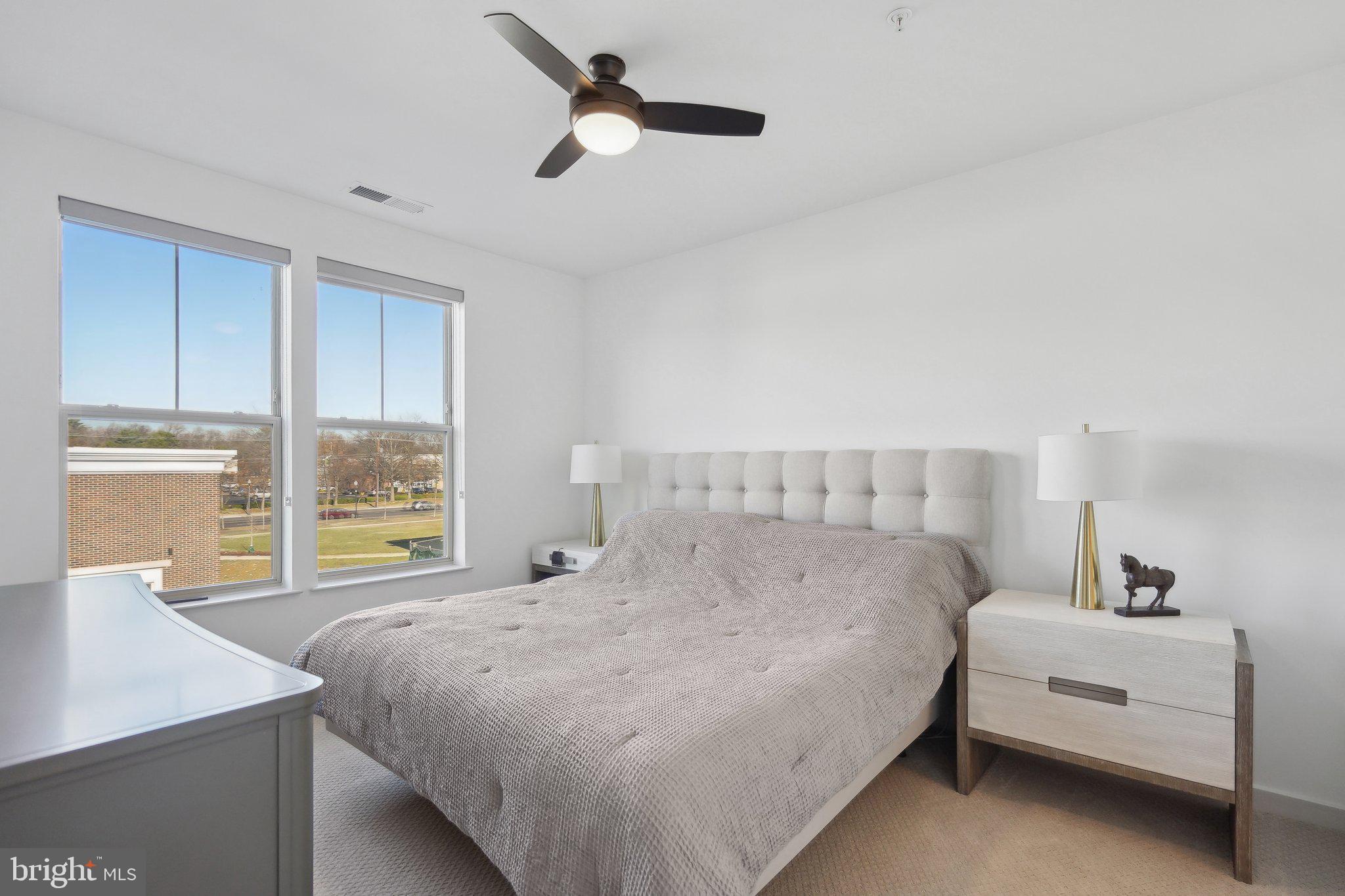 BOULEVARD VI TOWNS - Residential Lease