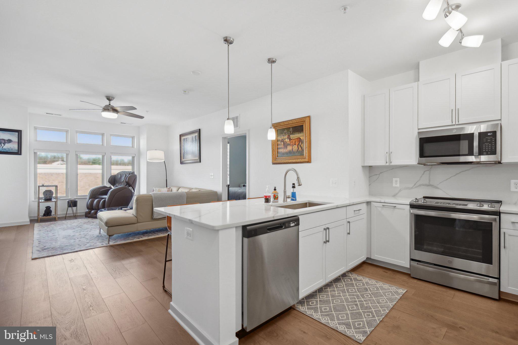 BOULEVARD VI TOWNS - Residential Lease