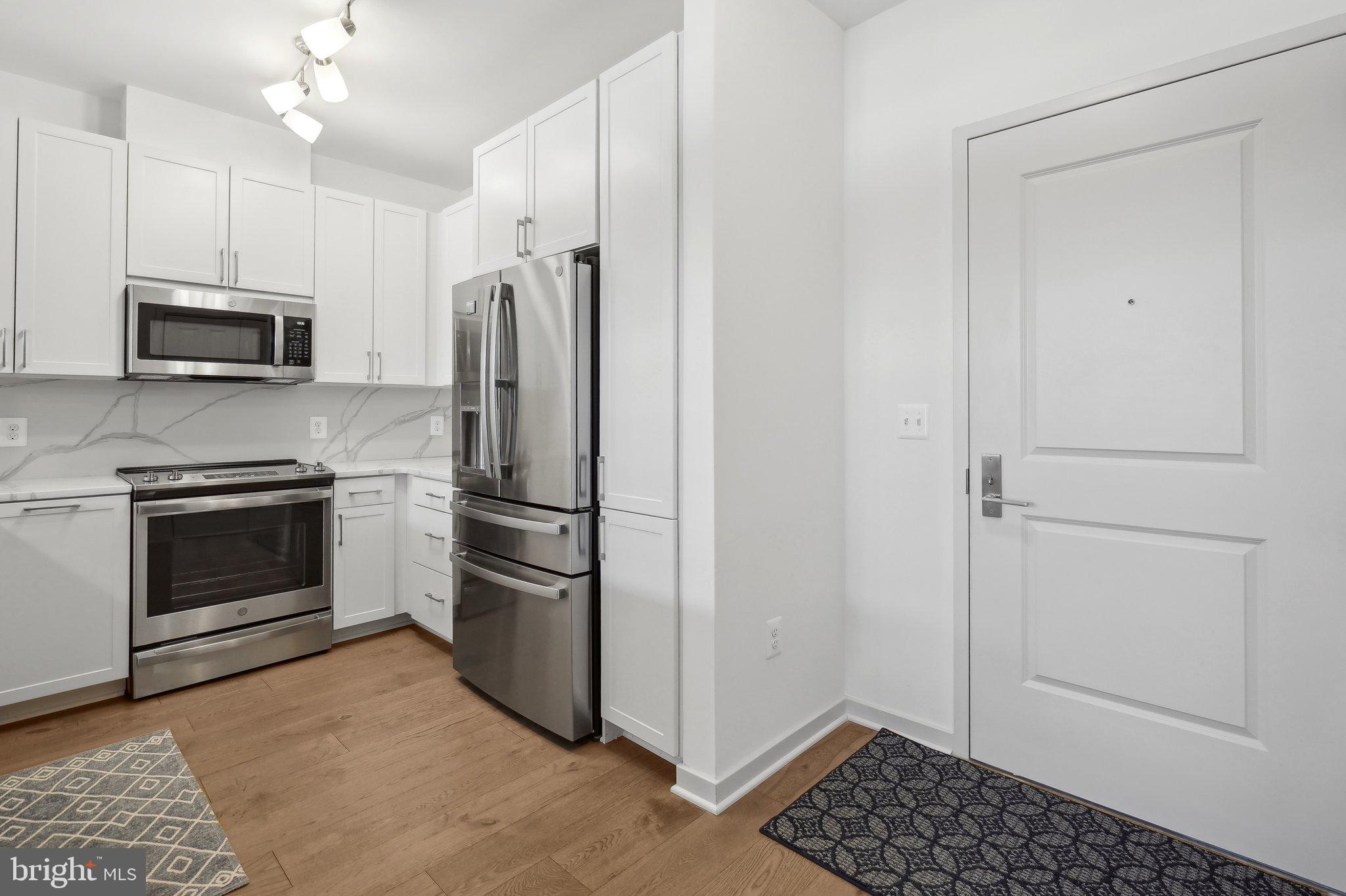 BOULEVARD VI TOWNS - Residential Lease