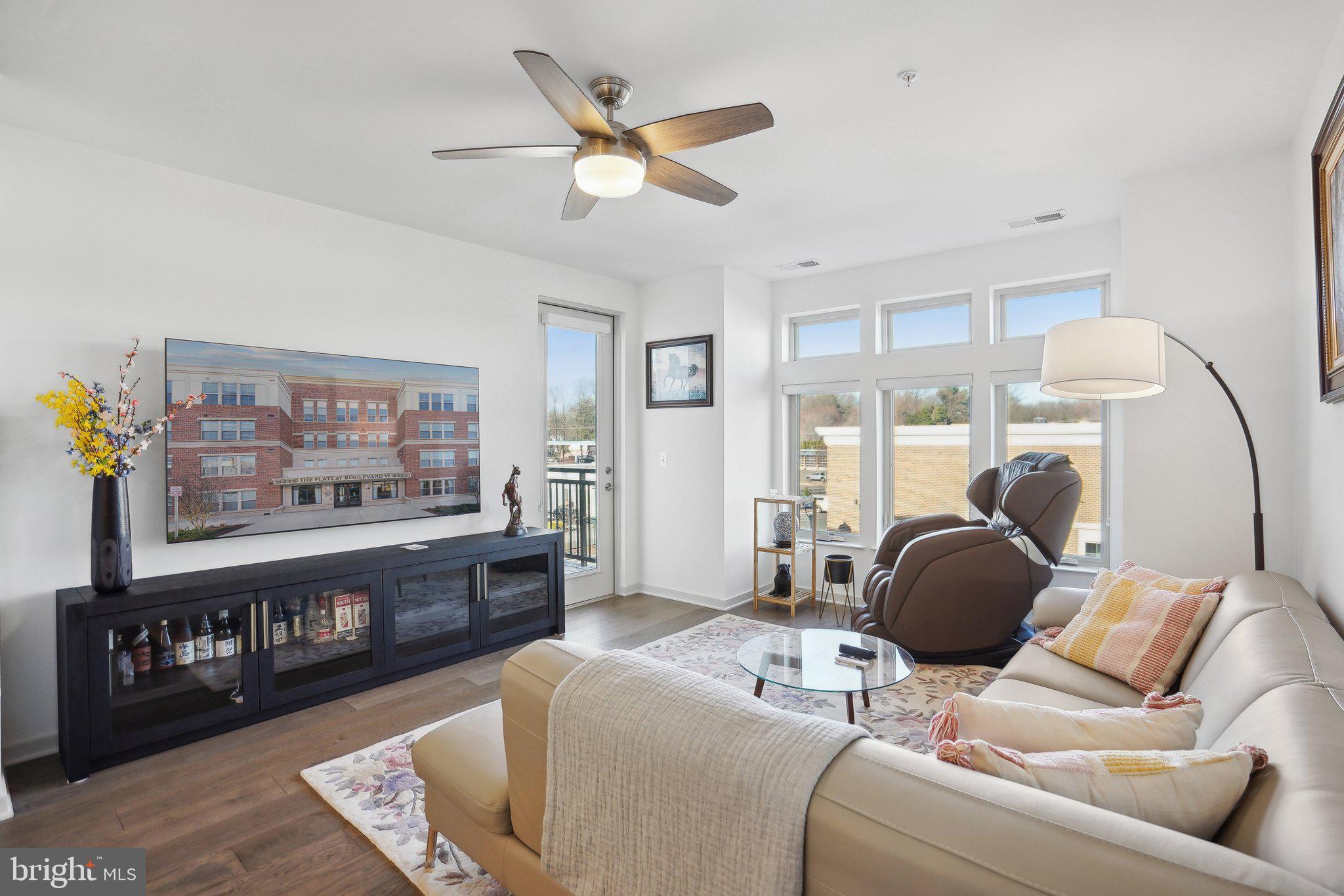 BOULEVARD VI TOWNS - Residential Lease