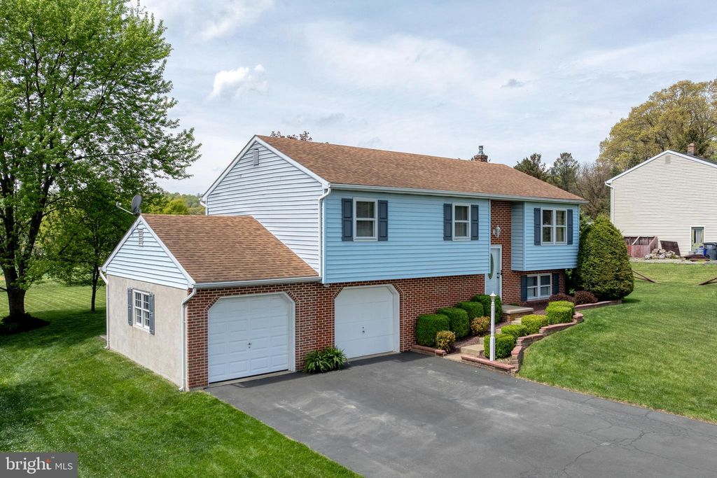 Photo of 155 Bethesda Church Rd, HOLTWOOD, PA 17532 (MLS # PALA2068886)
