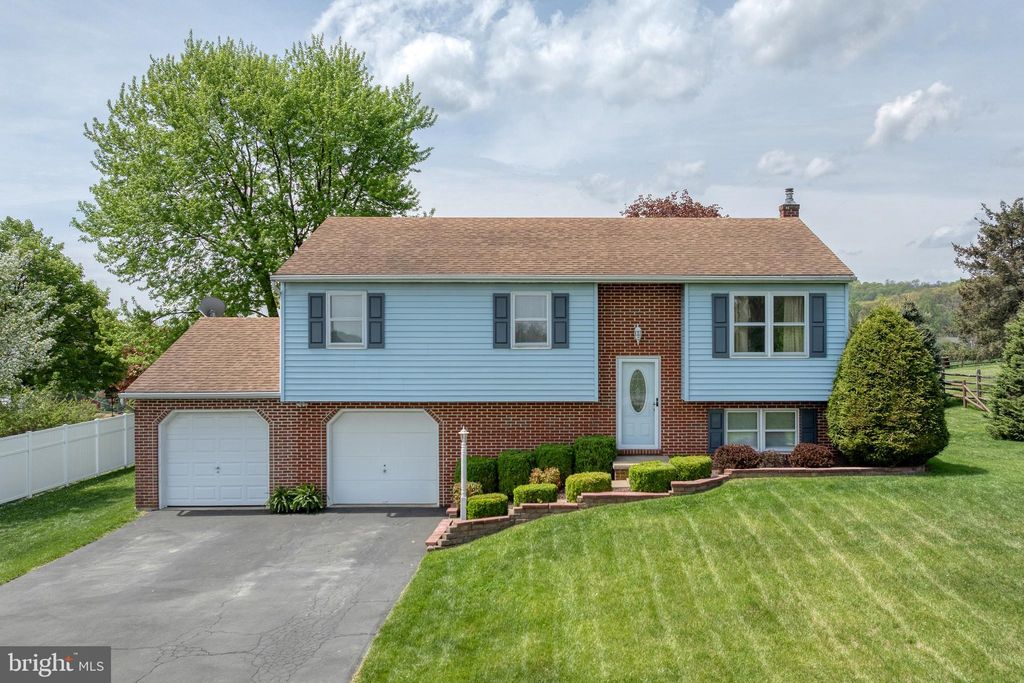 Photo of 155 Bethesda Church Rd, HOLTWOOD, PA 17532 (MLS # PALA2068886)