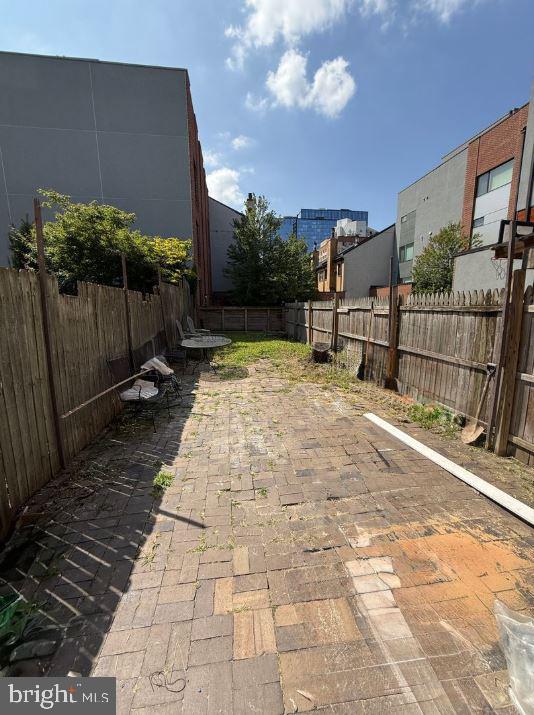 LOGAN SQUARE - Residential Lease