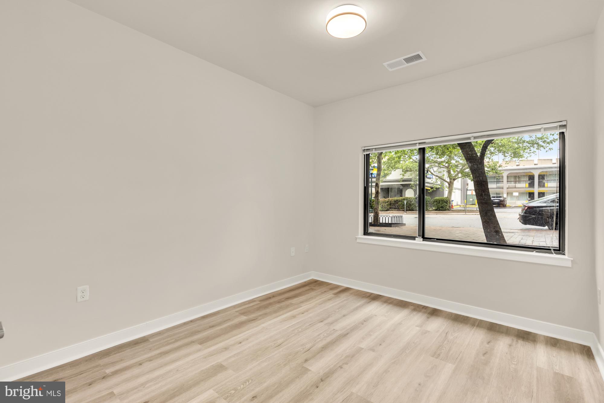 SILVER SPRING - Residential