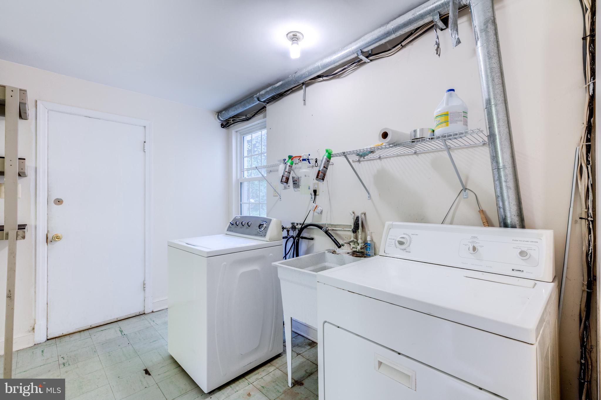 SLEEPY HOLLOW - Residential Lease