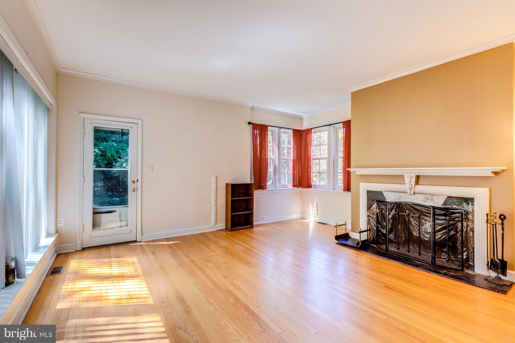 SLEEPY HOLLOW - Residential Lease