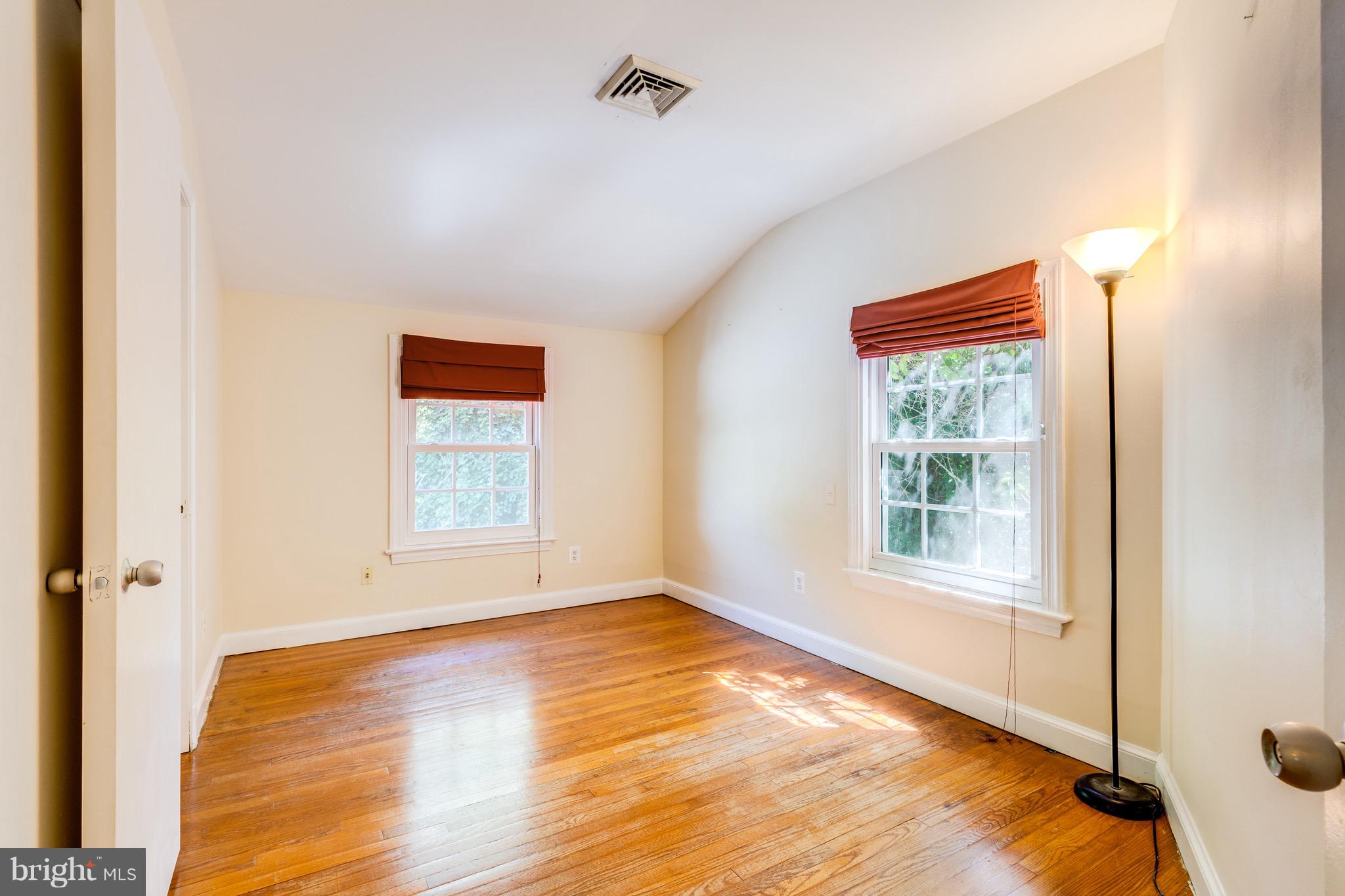 SLEEPY HOLLOW - Residential Lease