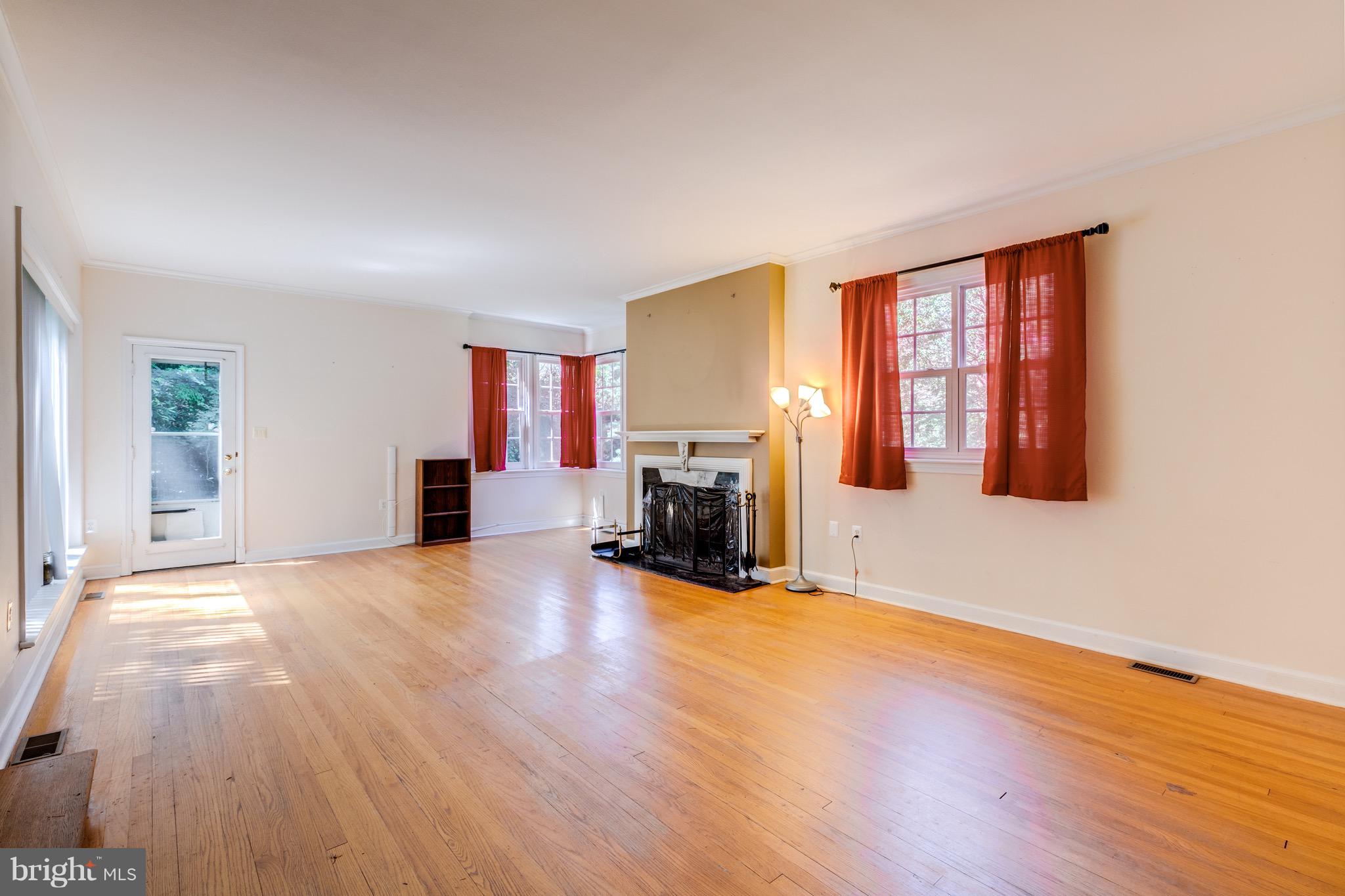 SLEEPY HOLLOW - Residential Lease