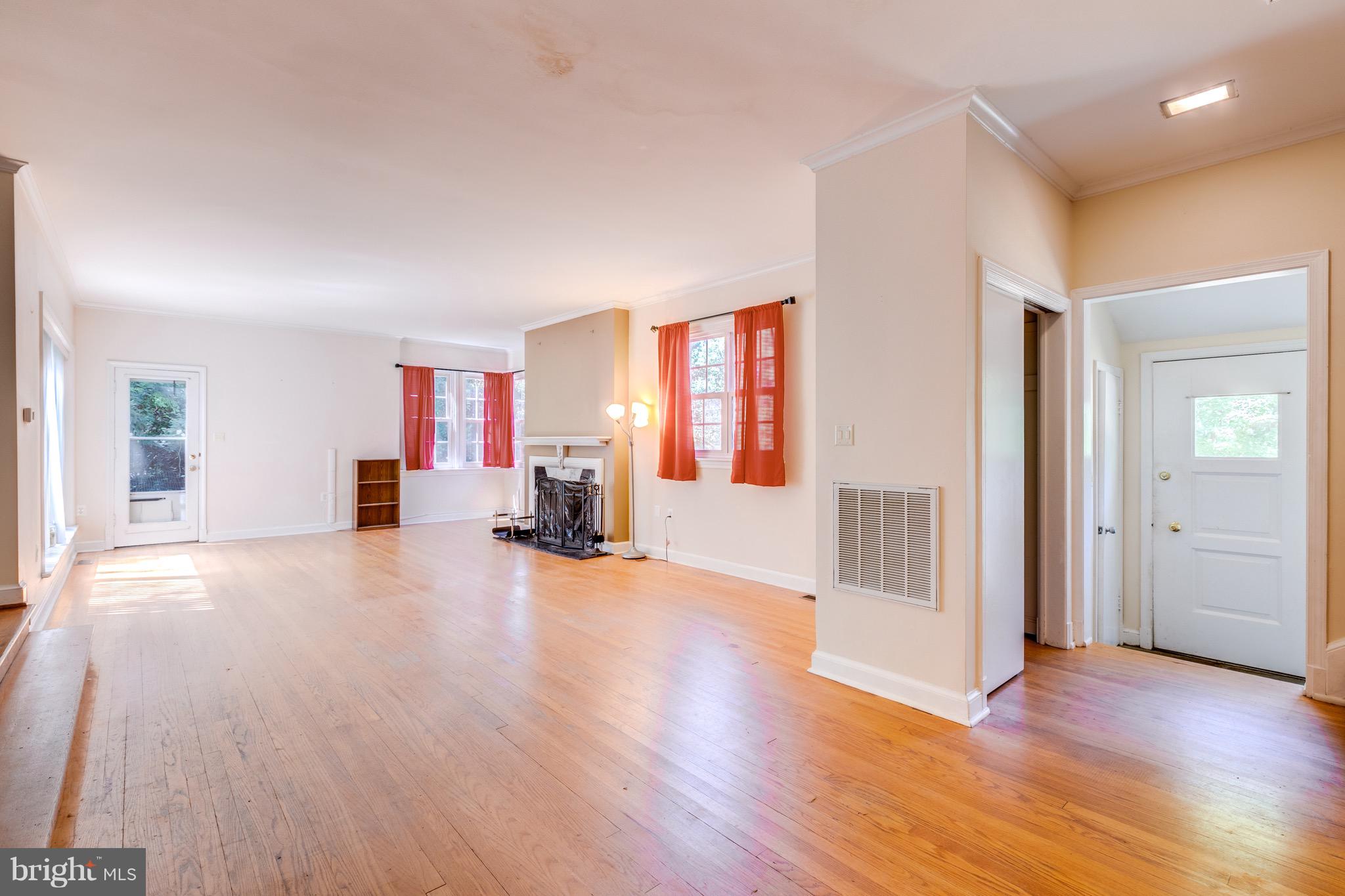 SLEEPY HOLLOW - Residential Lease