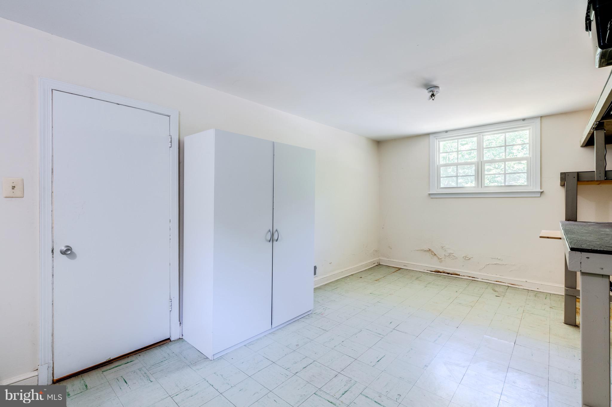 SLEEPY HOLLOW - Residential Lease