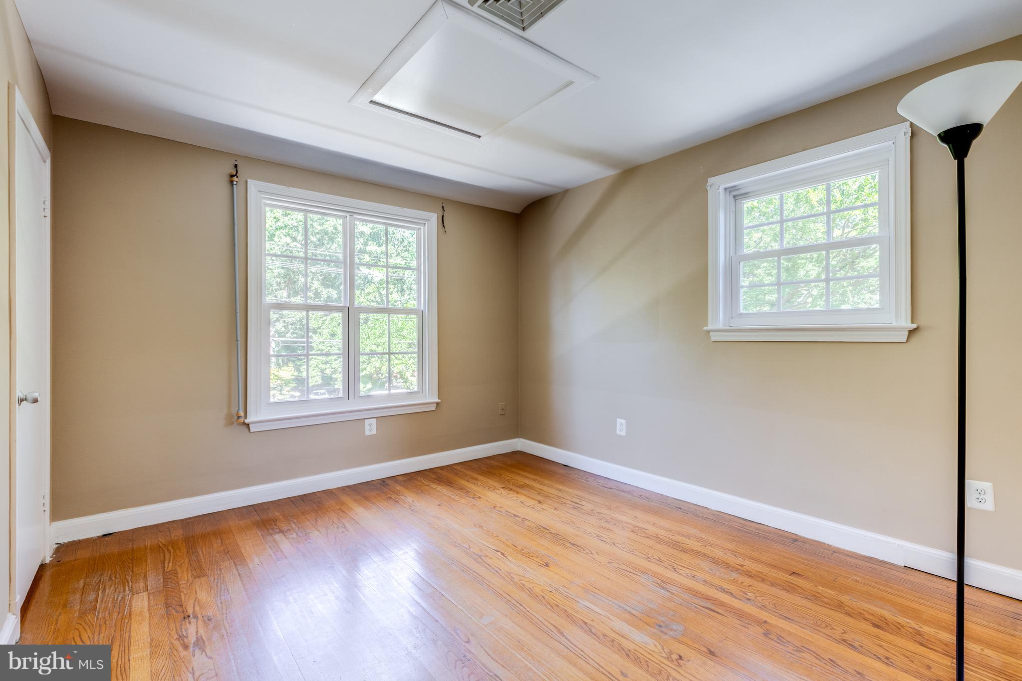 SLEEPY HOLLOW - Residential Lease