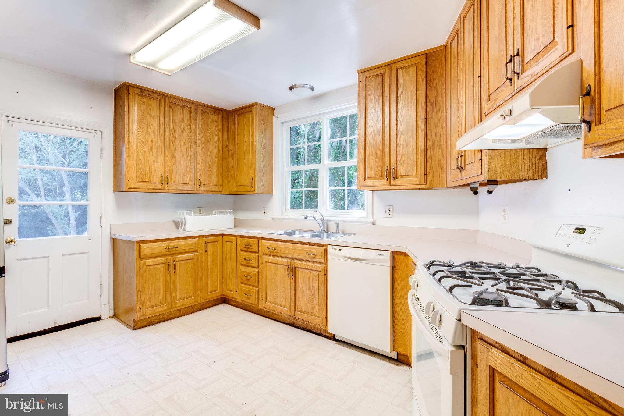 SLEEPY HOLLOW - Residential Lease