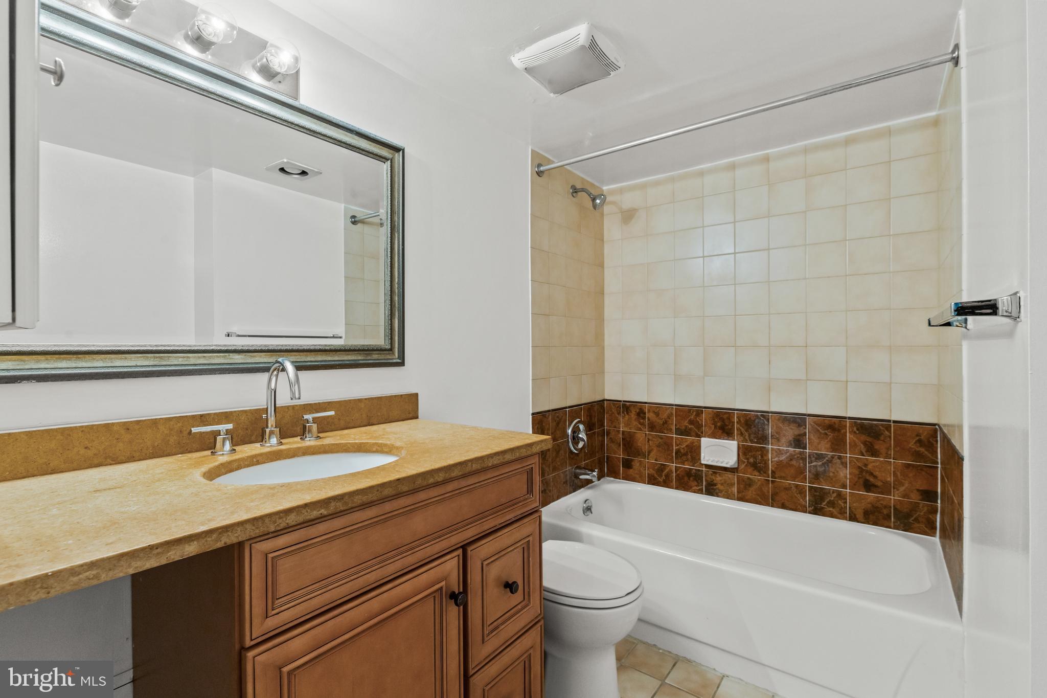 ENCORE OF MCLEAN - Residential Lease