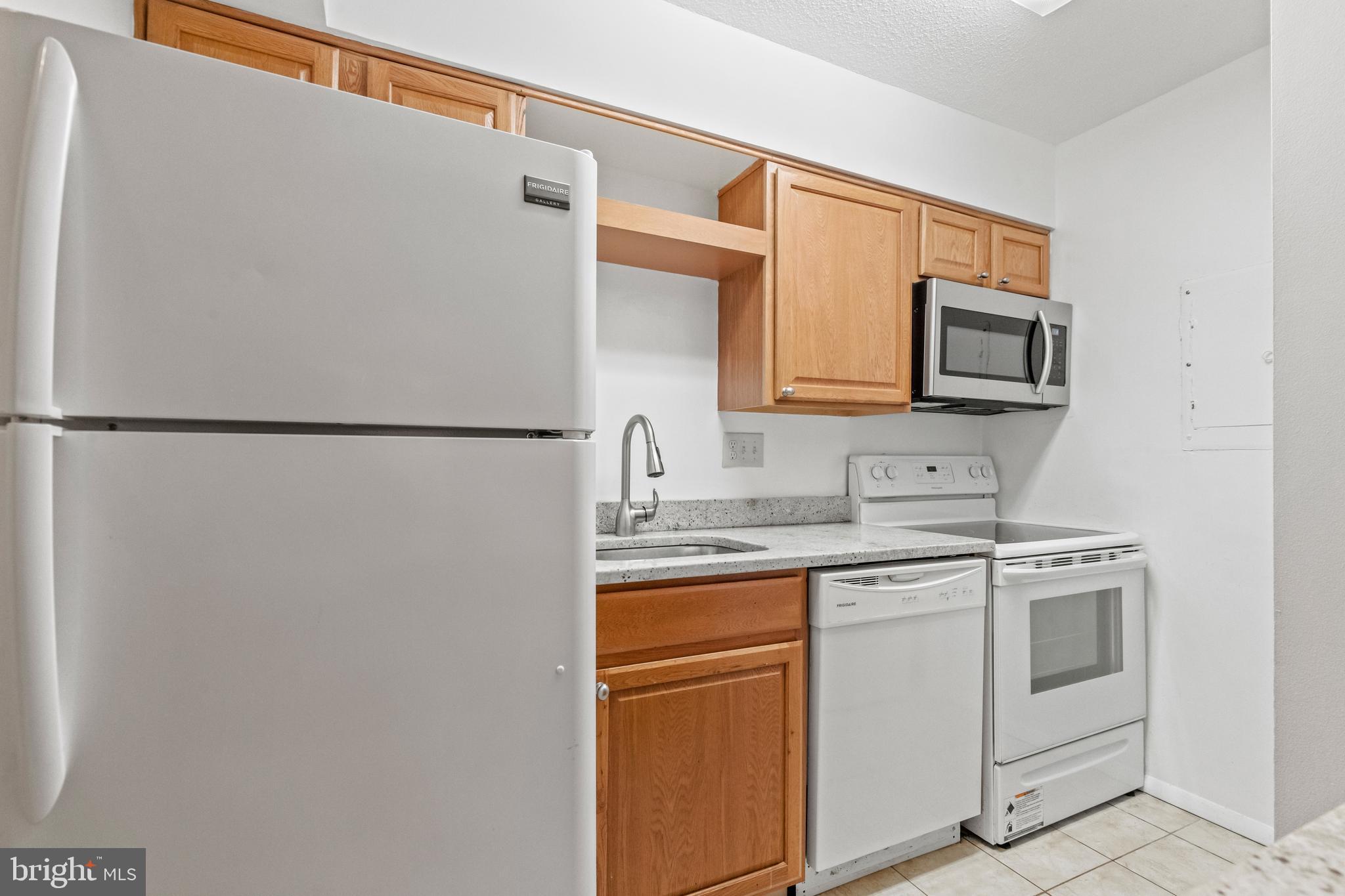 ENCORE OF MCLEAN - Residential Lease