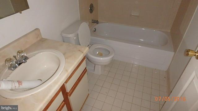 CROMWELL FOUNTAIN - Residential