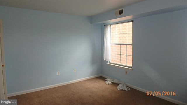 CROMWELL FOUNTAIN - Residential