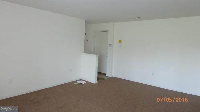 CROMWELL FOUNTAIN - Residential