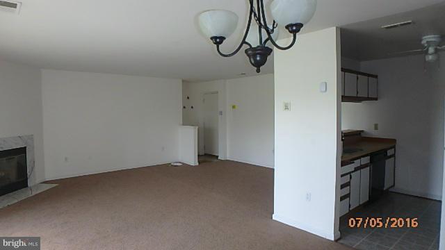 CROMWELL FOUNTAIN - Residential