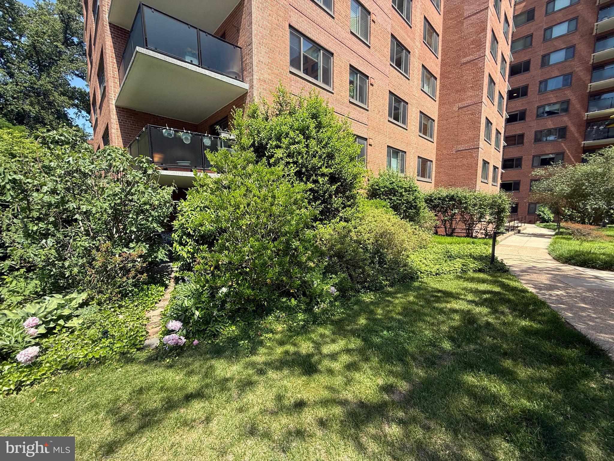 4201 CATHEDRAL AVENUE NW 124E