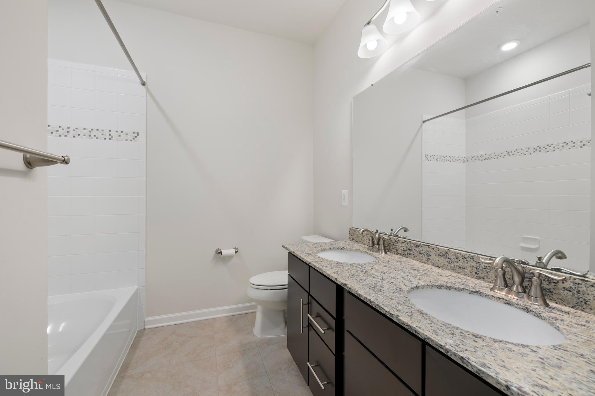 DISCOVERY SQUARE - Residential