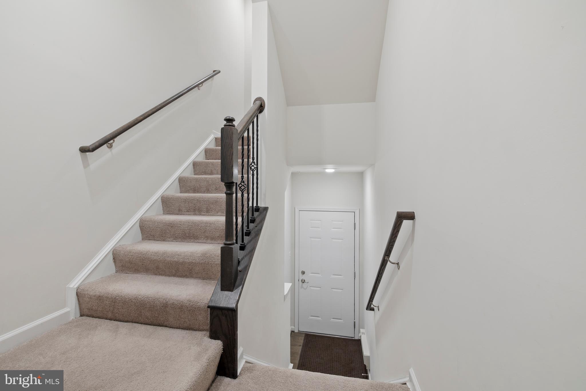 DISCOVERY SQUARE - Residential