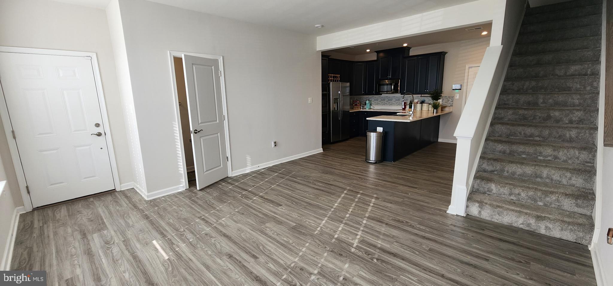 GLENN DALE CROSSING - Residential Lease