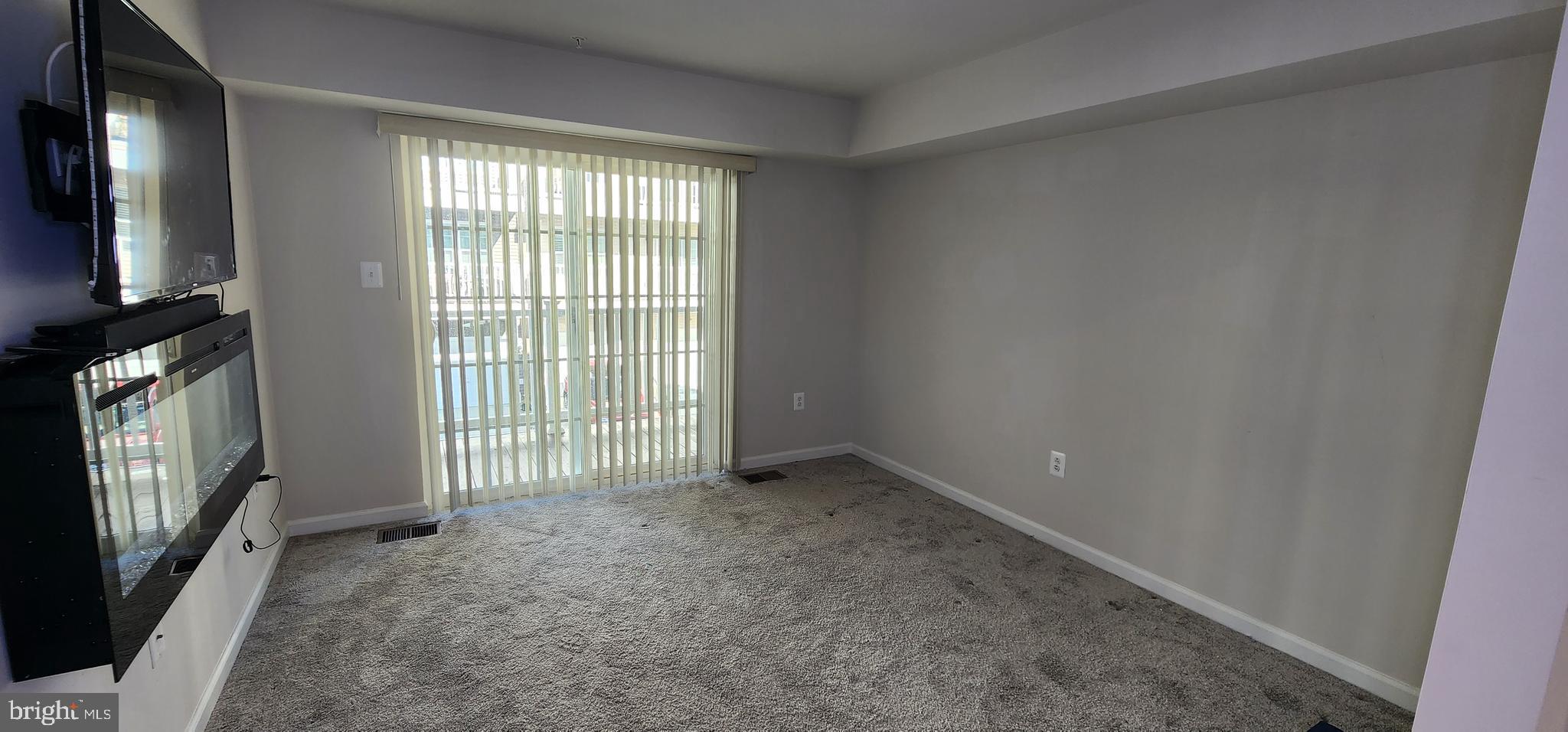 GLENN DALE CROSSING - Residential Lease