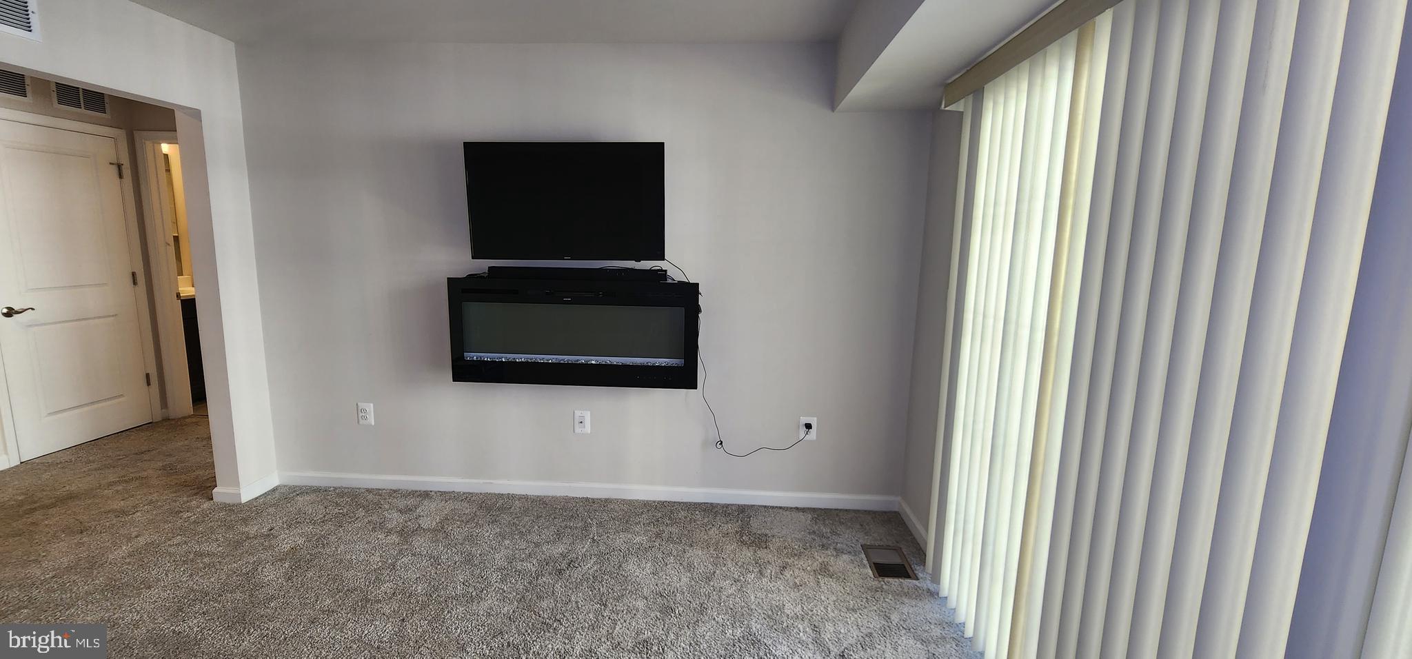 GLENN DALE CROSSING - Residential Lease