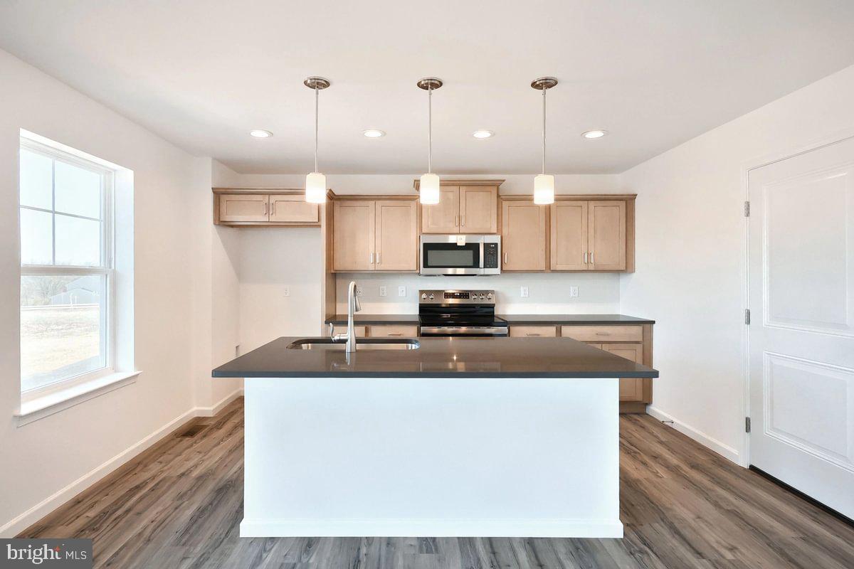 STONE MILL ESTATES - Residential