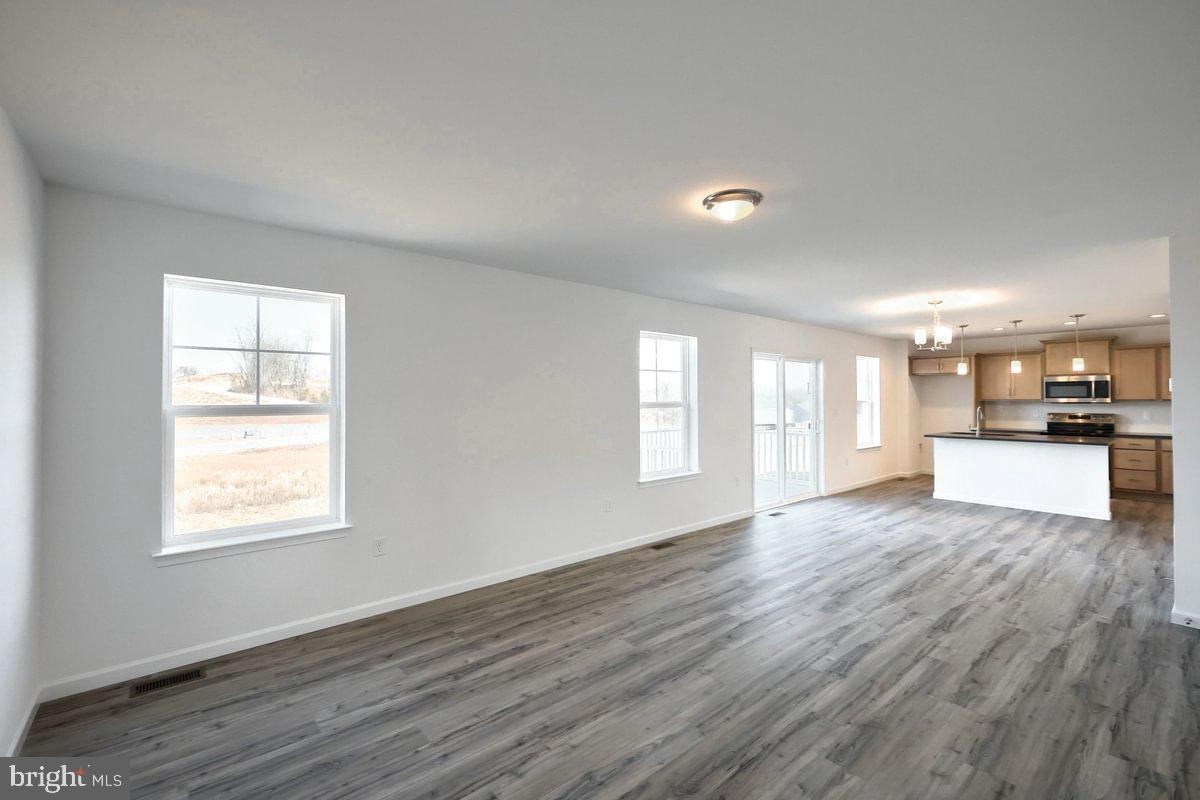 STONE MILL ESTATES - Residential