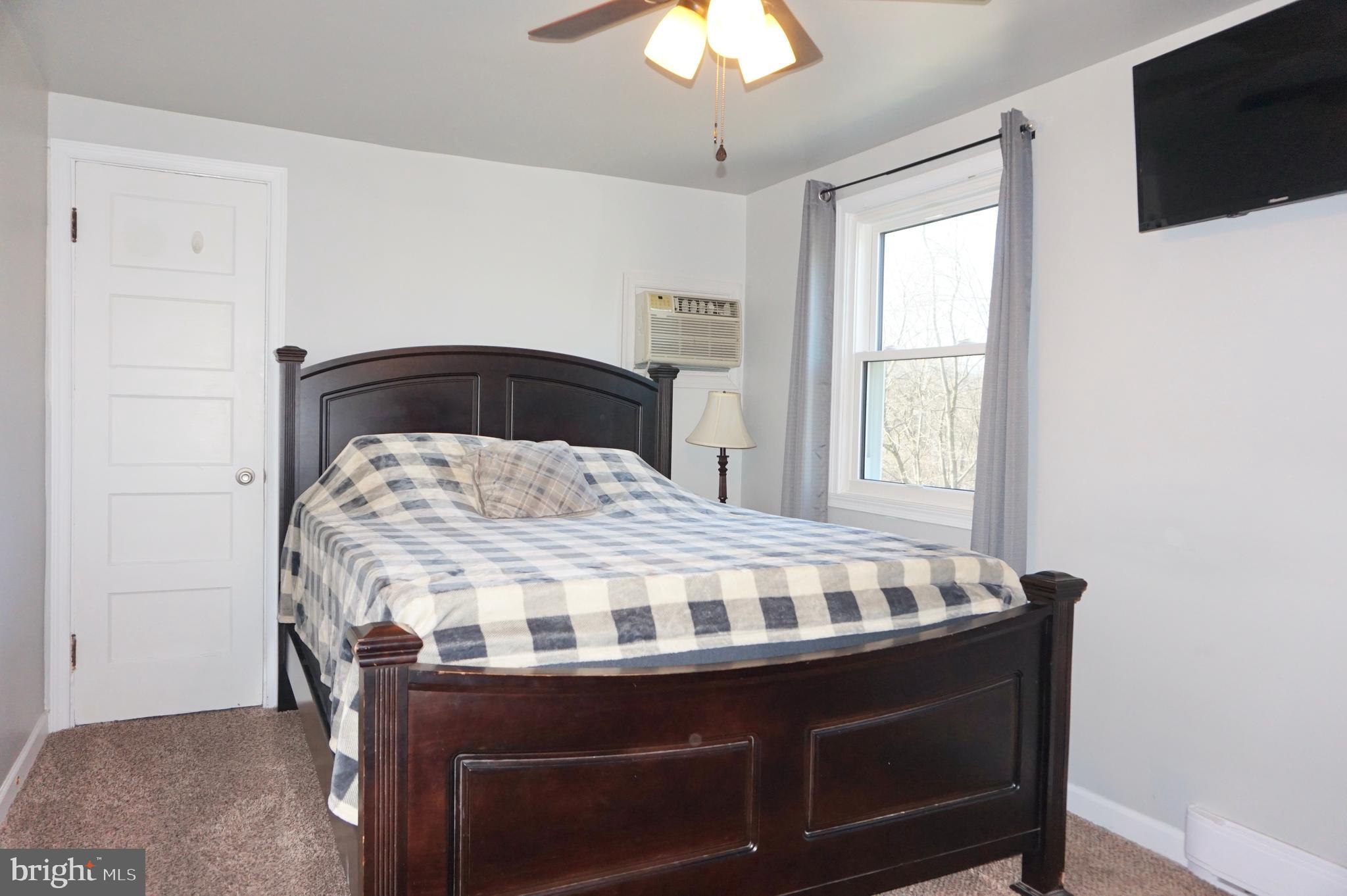 MILLERSBURG - Residential