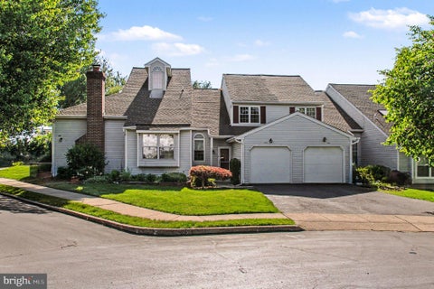 Townhouse For Sale - 302 Somerset Court<br/> Montgomery County, LANSDALE, PA 19446