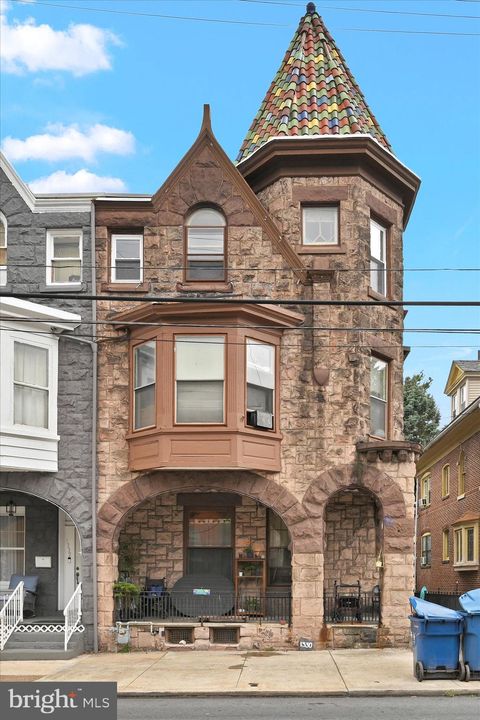 Townhouse For Sale - 1330 Perkiomen Avenue<br/> READING, PA 19602