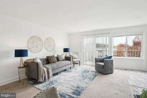 1005 Chillum Road Unit 402, Hyattsville, MD MLS: MDPG2143904