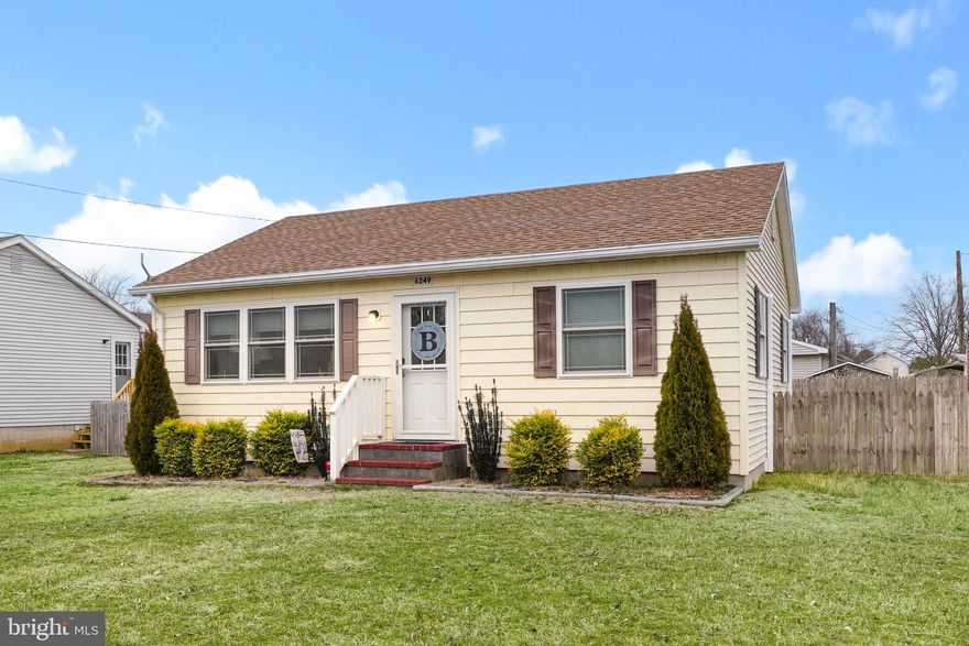 Nestled in the heart of Chincoteague Island, this beautifully remodeled ranch-style home presents a blend of comfort and convenience. It boasts 2 cozy bedrooms, 1 modern bath and a layout perfect for both relaxing and entertaining. The property sits on a generous sized lot, embraced by a privacy-offering fenced-in backyard, ideal for serene outdoor living. Other features include a useful storage shed and a reliable new septic system. Its central location ensures quick access to all the island’s delights, from quaint shops, local dining to tranquil parks. So much to do, just moments away, including the beautiful beach at Assateague Island. An excellent choice for a year-round residence, a peaceful vacation haven, or a savvy investment opportunity.