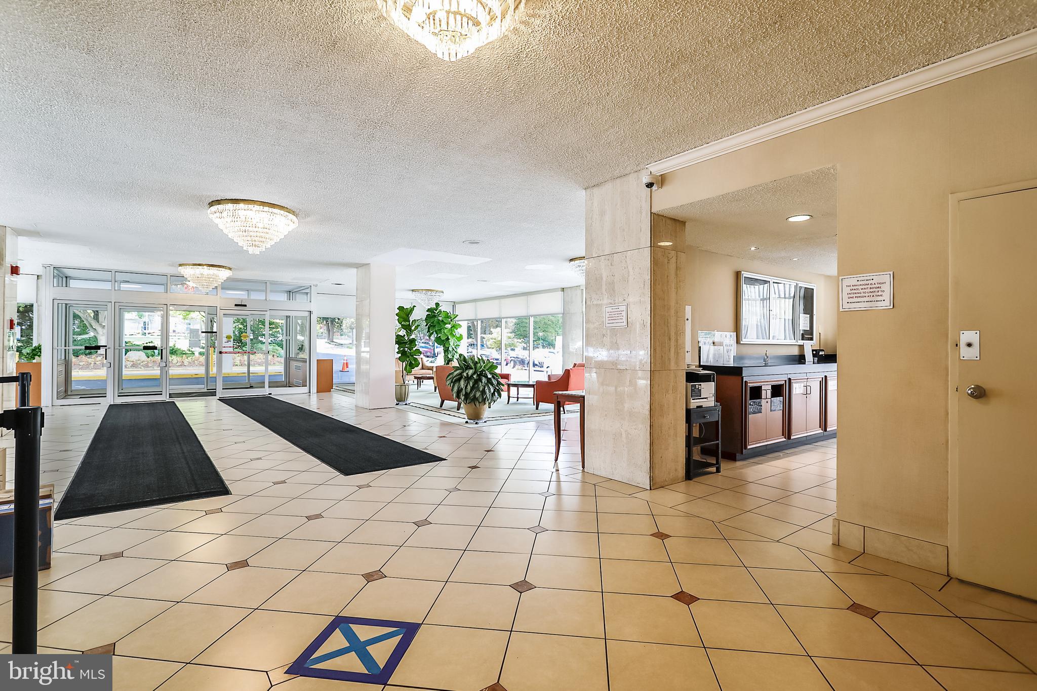 10201 GROSVENOR PLACE 1005