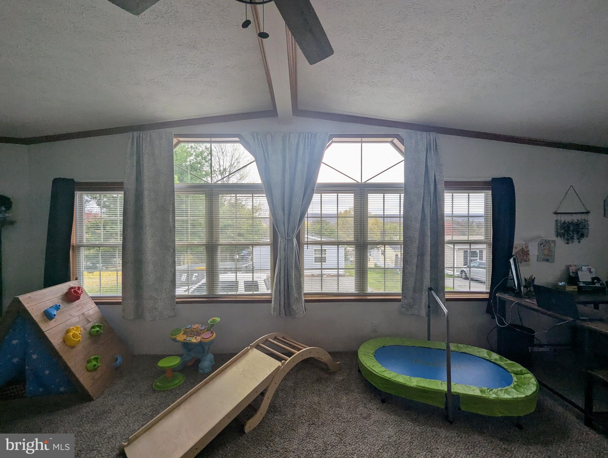 PLEASANT HILLS TR - Residential