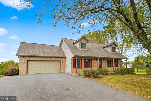 7 DOGWOOD DRIVE SHIPPENSBURG PA 17257