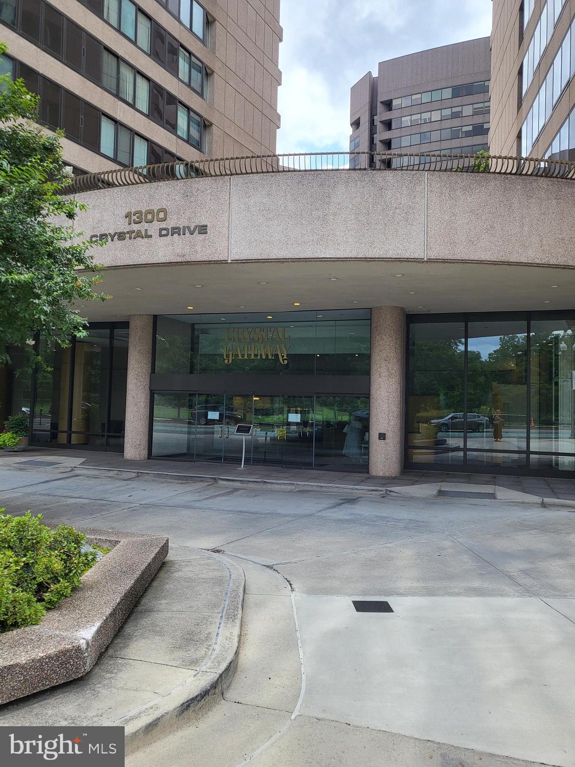 CRYSTAL GATEWAY - Residential Lease