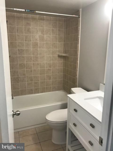 PINEWOOD SOUTH - Residential Lease