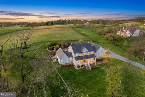 15718 Old Waterford Road, Paeonian Springs, VA MLS: VALO2121048