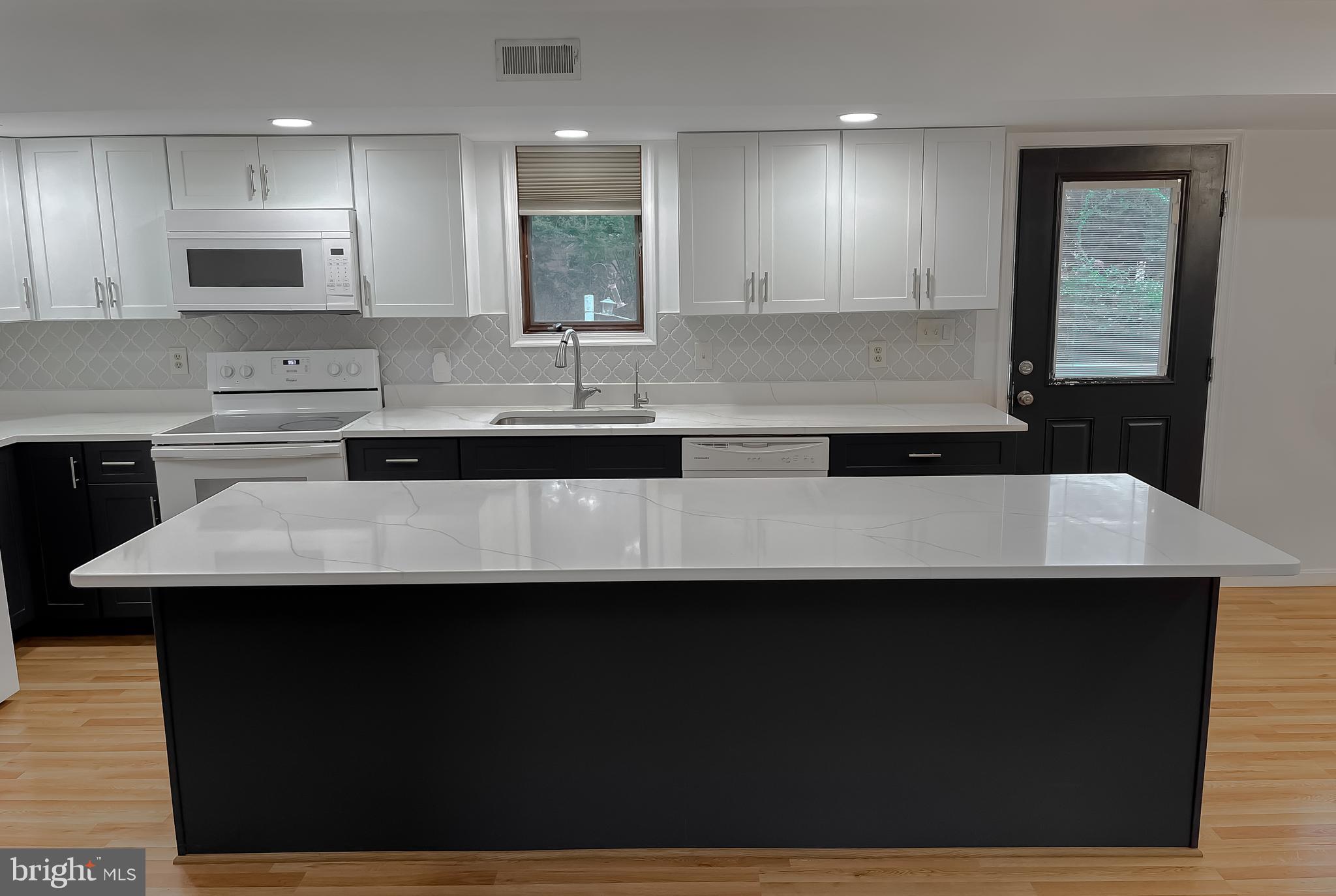 COVE POINT - Residential