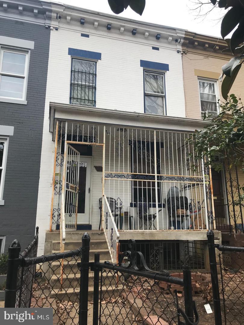 22 14TH STREET NE